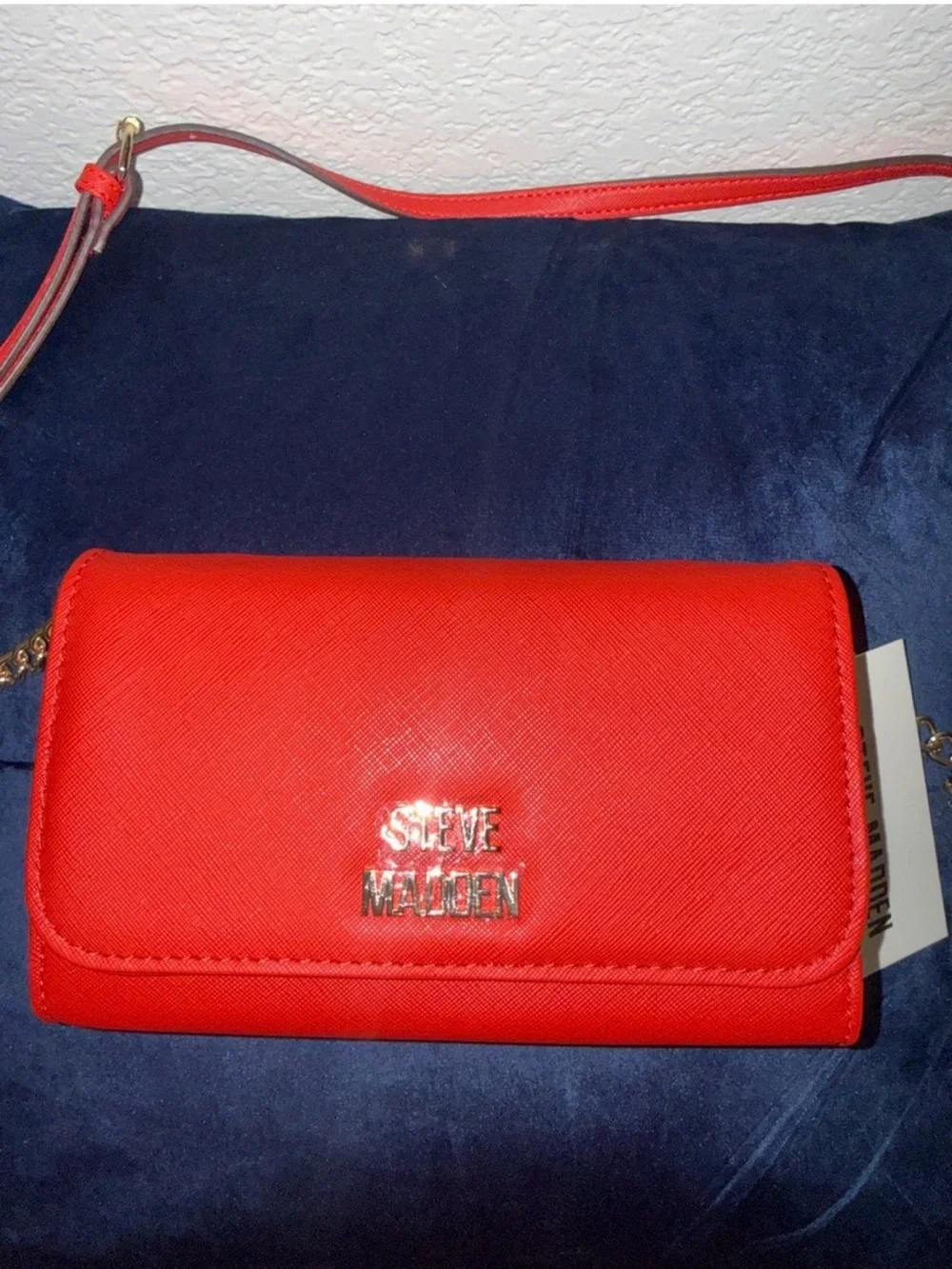 Steve Madden compact steve